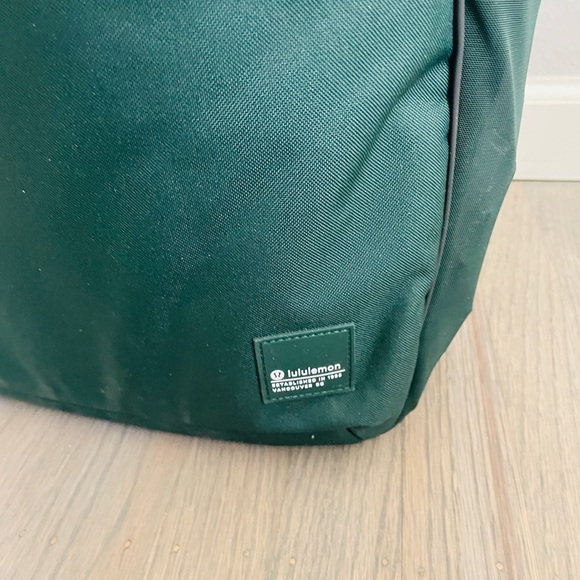 Lululemon double zip Double-Zip Backpack 22L gender neutral NWT - Picture 6 of 8